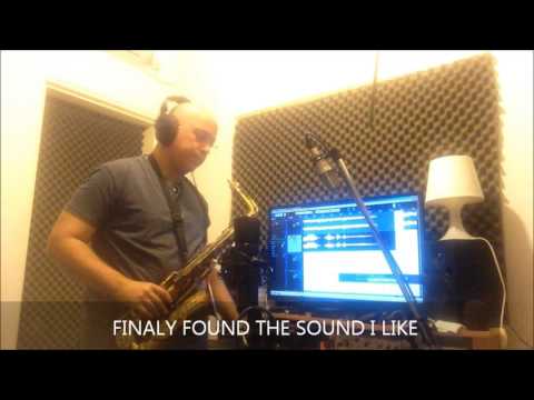 RECORDING SAXOPHONE IN STUDIO