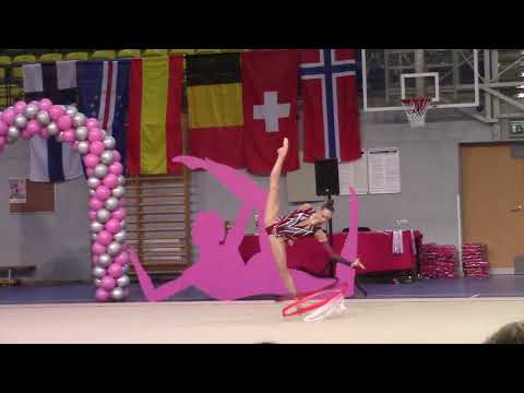 Alina Rechkina ribbon