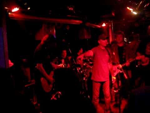 LOW BEHAVIOUR - ROCK INN -  TOO YOUNG TO DIE (NOISEHUNTER)