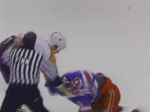 New York Rangers vs Philadelphia Flyers Apr 9, 1986