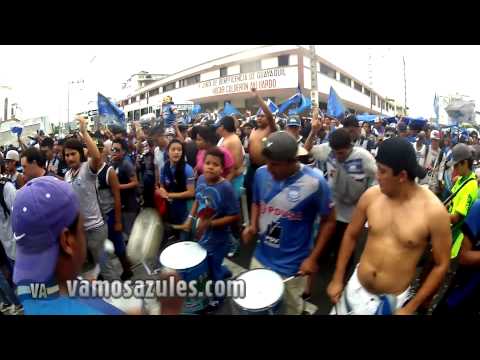 "Caminata en Guayaquil por los 85 años de EMELEC (2)" Barra: Boca del Pozo • Club: Emelec