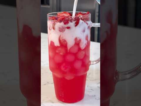 Pink drink at home💕🥥#pinkdrink#pinkdrinkathome#starbucks#pinkdrinkrecipe#drinks#refresher #Recipe