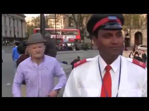 Aπίστευτη Φάρσα!!!Ψυχάκιας Γέρος Τρομάζει Τον Κόσμο~Πολύ Γέλιο~Psycho Old Man Scare Prank!