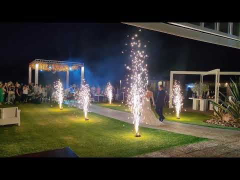 Omega Yacht Club Σιντριβάνια στην είσοδο