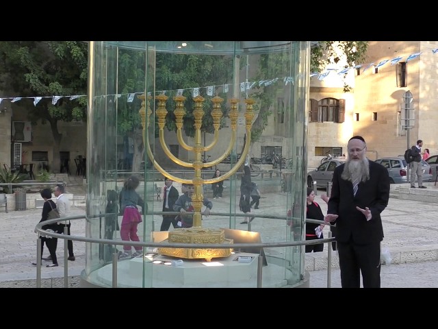 Vídeo relacionado con NUOBESTY Candelabros Menorá 7 Brazos Aleación 2 Piezas para Iluminación en Mesa, Navidad, Iglesias y Celebraciones