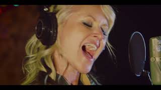 Mindi Abair &amp; The Boneshakers "All I Got For Christmas Is The Blues"