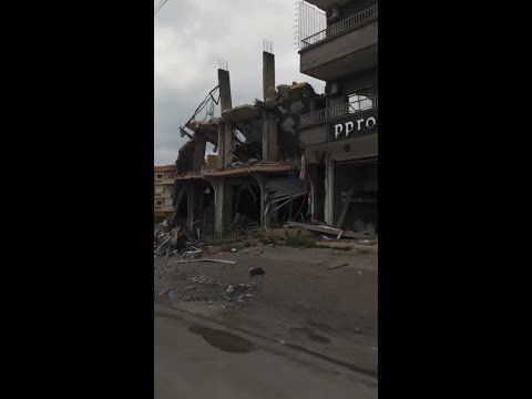 Israeli strikes empty southern Lebanon