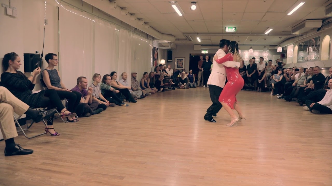 Video thumbnail for Rauli Choque and Julieta Qüesta - El Flete by Juan D'Arienzo