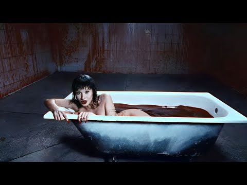 Erika Isac - Filme din alea spooky