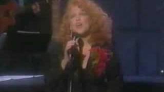 BETTE MIDLER - I think it´s gonna rain today (1988)