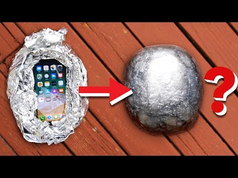 iPhone X ancora torturato all’interno di una sfera di alluminio iPhone X ancora torturato all’interno di una sfera di alluminio