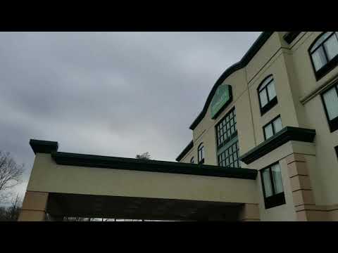 4K Wingate by Wyndham Fredericksburg, Virginia Hotel and Room Tour