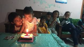 Download lagu gays ini pas aku lagi kecil mp3