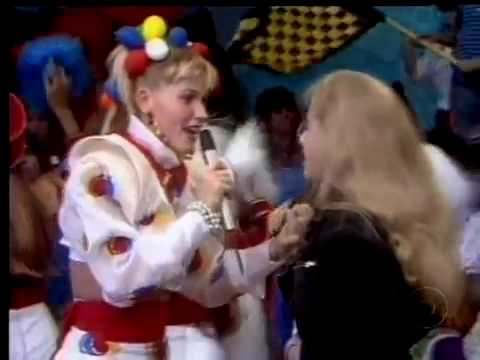 Baú da Globo: aos 14 anos, Angélica visita o Xou da Xuxa