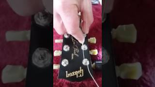 instalando cordas numa Gibson Les Paul - rápido e prático