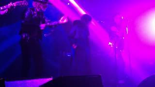 Yelawolf performs Devil In My Veins feat. FeFe Dobson