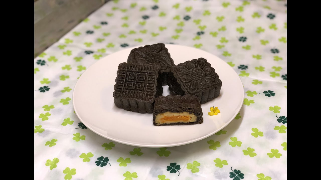 BÁNH TRUNG THU Đ.e.n Cách Thay Tinh Bột Than Tre để làm bánh trung thu đen Black Moon Cakes