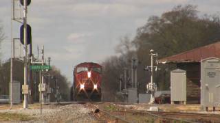 preview picture of video 'HiDef- CSX/NS/Amtrak at Selma, NC in November, 2011: CN Power, Horn Shows & More!'