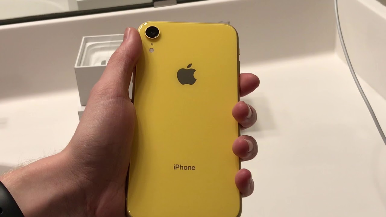 iPhone XR Unboxing, Setup, And First Impressions!!