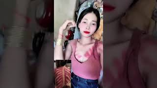 Download lagu kerokan masuk angin dada susu gosong semua#kerokan #massage #demam #pijatsendawa #mual #wanitacantik mp3