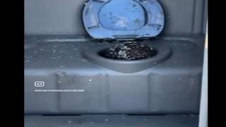 Weirdo Gets Trapped in Porta Potty thumbnail