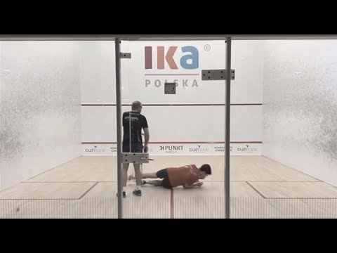 SQUASH. Dangerous hit in the face