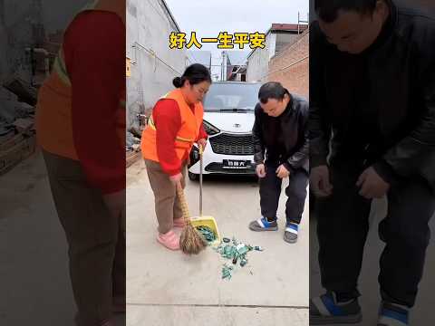 A Brave Sister Saved my Car #gooddeed #helpinghand #kindness#shorts