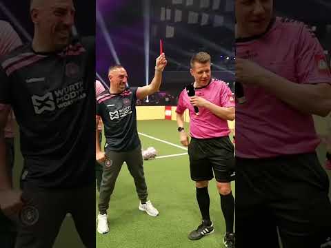 Ribéry zeigt Schiri rot 🟥