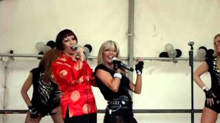 Samantha Fox & Saffron from Republica Perform Sex on Fire July 2011