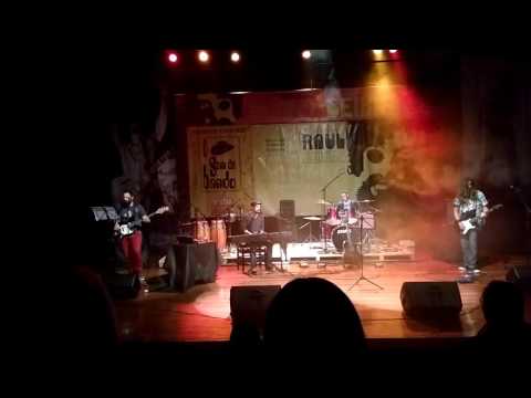 Toca Raul - Ave Maria da Rua