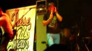 fifa 99 ; these kids wear corwns