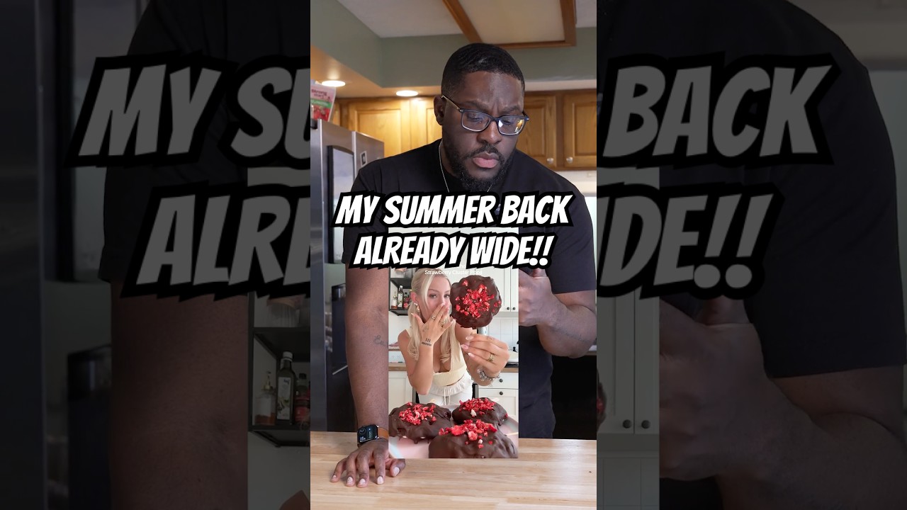 Summer doesn’t stand a chance! 🔥 Strawberry Chocolate Summer Pops! #recipe #foodreview #snacks