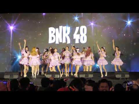BNK48 - High Tension @ The Magical Christmas, The EmQuartier [Overall Stage 4K 60p] 221225