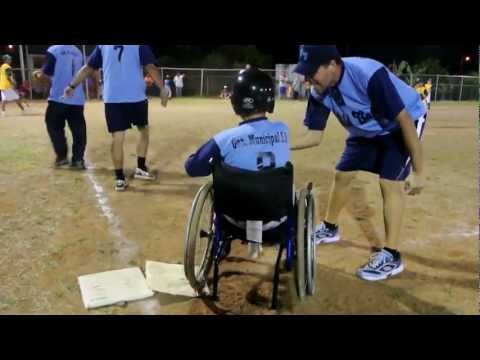 Mi sueño hecho realidad mi primer batazo ( niño incapacitado )