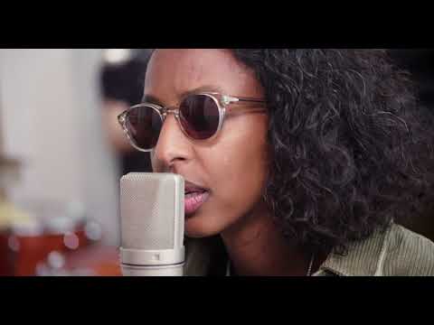 SIRENS OF LESBOS – HOW MANY MILES