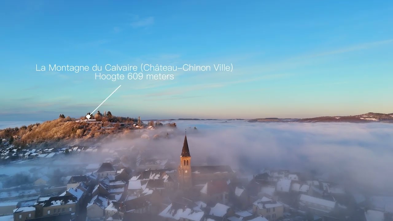 Château-Chinon from earth into the space (Néerlandais)