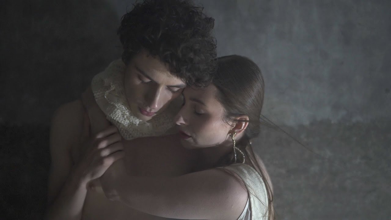 Barbora Mochowa ft. Daniel Žižka - Pierrot (Official Video)