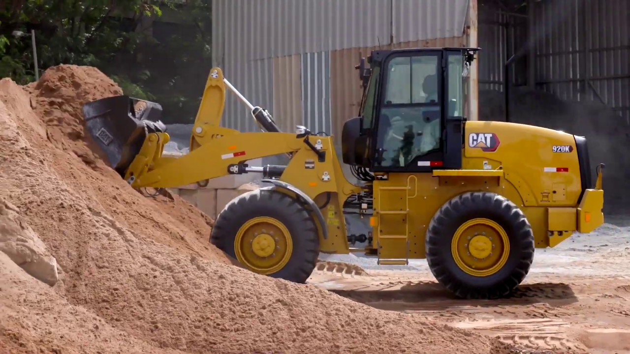 Carregadeira de Rodas Compacta Cat® 920K