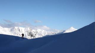 preview picture of video 'Discesa dalla Cima di Fojorina (1810 m) in una giornata di Föhn'