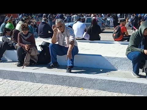 Predicando el evangelio en la plaza de la villa de la Quebrada 2026