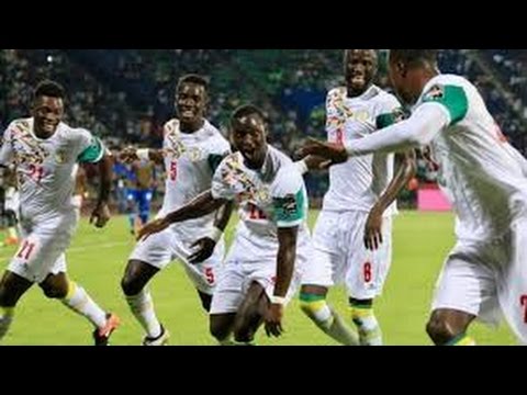 Le superbe coup franc du stéphanois henri Saivet face au Zimbabwe