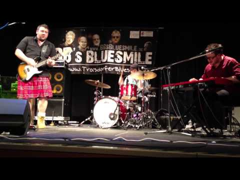 King King feat. Alan Nimmo - a long history of Love