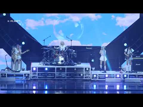 【2026 Weverse Con】QWER 'Beach Again (다시 여기 바닷가) (SSAK3 싹쓰리)' 4K Fancam 직캠 | 위버스콘 260606