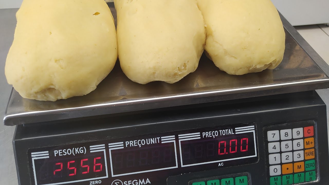 Watch Now Receita de Massa de coxinha Coringa pra quem quer começar seu negócio de salgados em casa!! Receita de Massa de coxinha Coringa pra quem quer começar seu negócio de salgados em casa!!