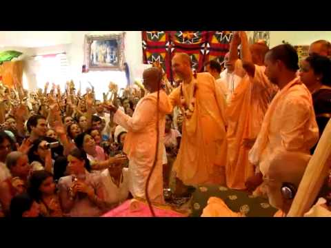 Gurudeva arrival vyasapuja Brazil 2010.mp4