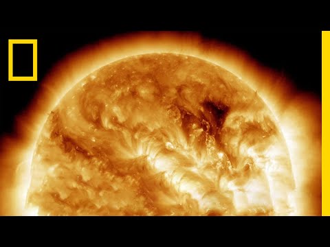 image-What is the density of the sun's core?