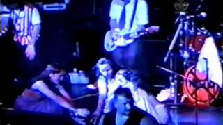 No Doubt - Live Glam Slam, LA 06.30.1993 - 08 - Snakes