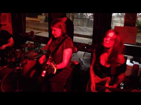 Midas Fall live at Beatnik