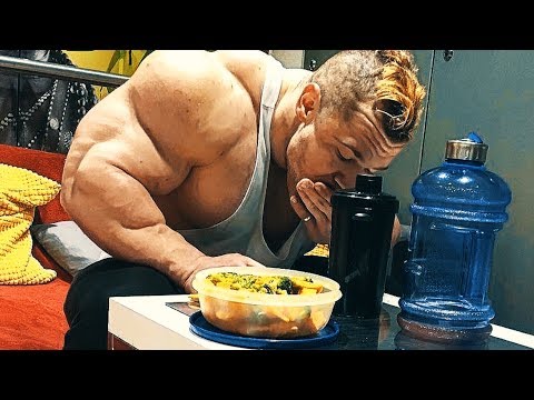 YOU GOTTA EAT LIKE A DOG - Bodybuilding Lifestyle Motivation