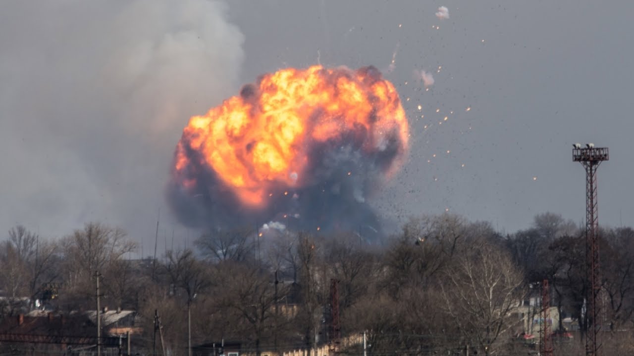 ANOTHER BLOW TO RUSSIAN FORCES! MASSIVE FIRE ENGULFS OCCUPIERS AMMUNITION DEPOT! || 2025